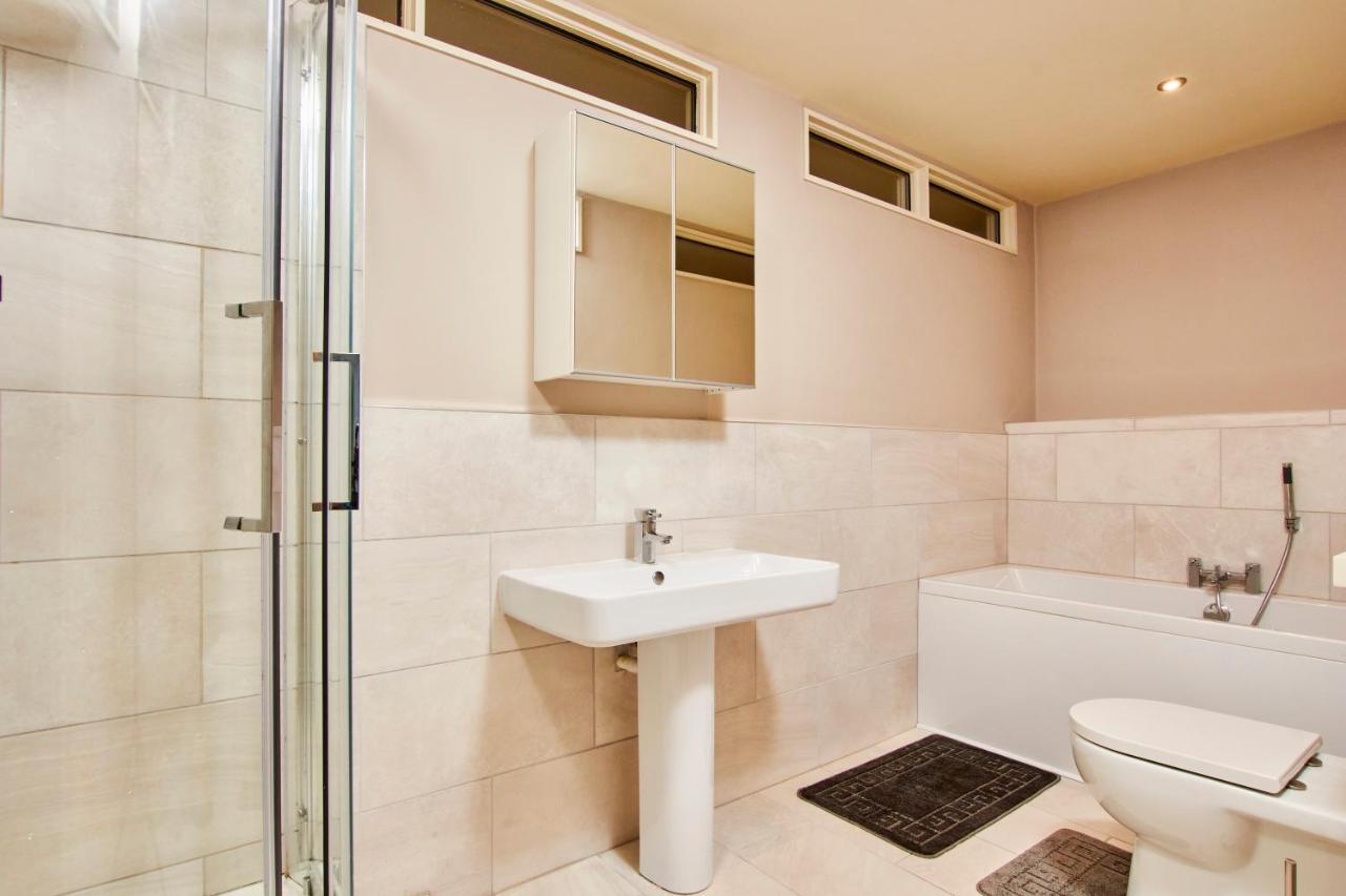 The Stunning Central Harrogate Abode - Sleeps 6 Экстерьер фото