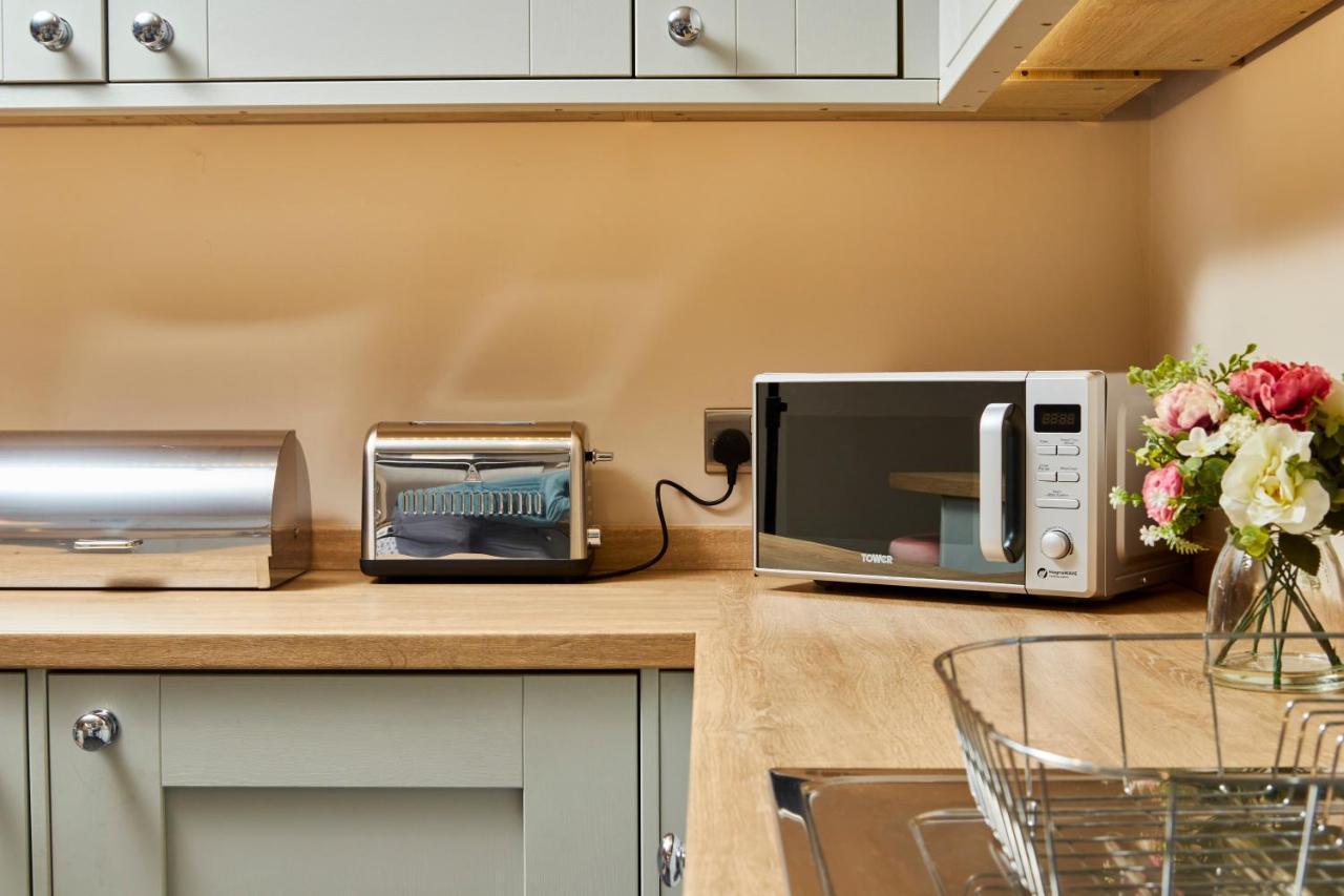 The Stunning Central Harrogate Abode - Sleeps 6 Экстерьер фото