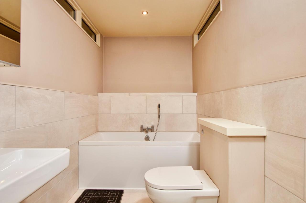 The Stunning Central Harrogate Abode - Sleeps 6 Экстерьер фото